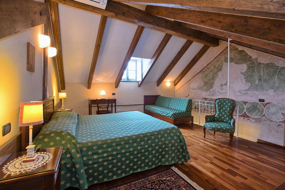 Palazzo Vescovile Hotel Нолі Екстер'єр фото