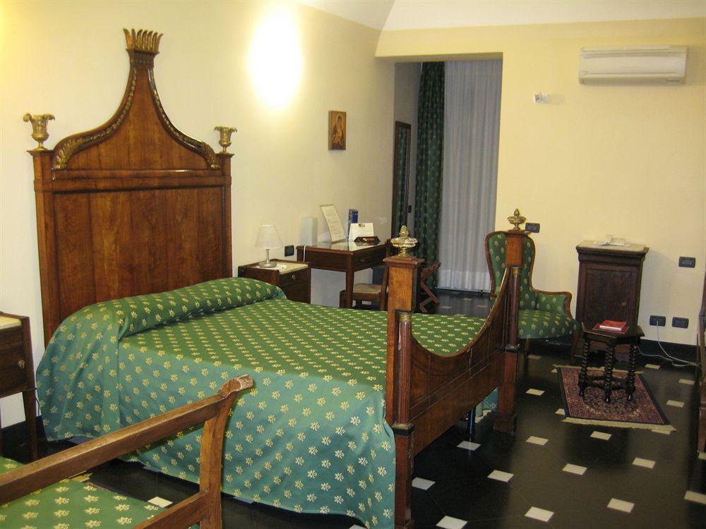 Palazzo Vescovile Hotel Нолі Екстер'єр фото